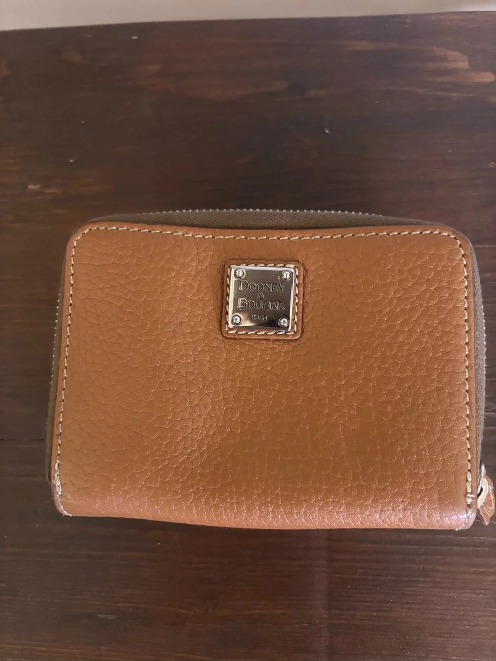 Vintage Dooney & Bourke Tan Pebbled Leather Zip Wallet with Metal Logo